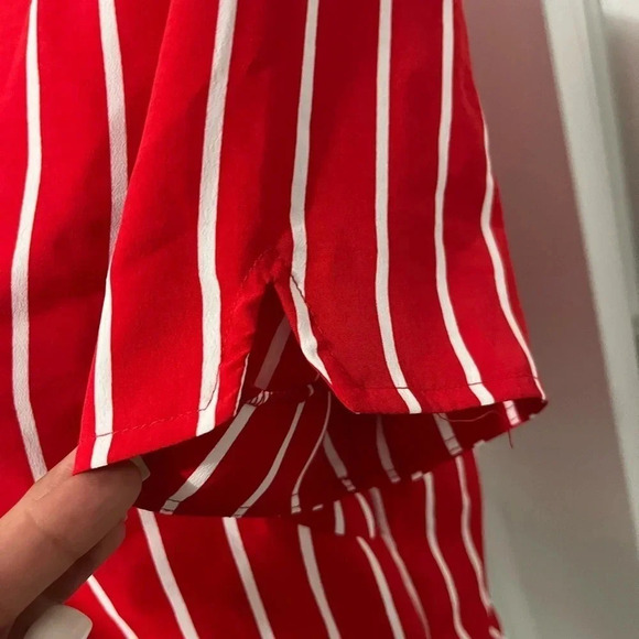 Le Lis | NWT red white stripes button up crop. Medium. - Picture 4 of 8